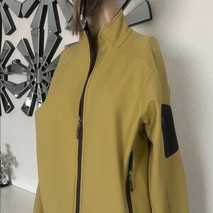 (REI) Women's Yellow Jacket inside fleece and outside waterproof/stretch size L